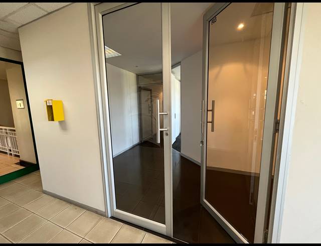 232M² OFFICE TO LET IN CLAREMONT
